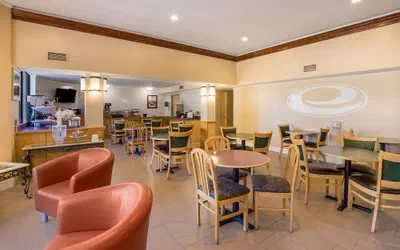 Photo 4 - Econo Lodge Hendersonville