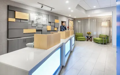 Holiday Inn Express & Suites Santa Ana - Orange County by IHG