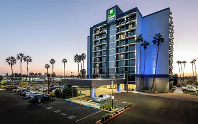 Photo 2 - Holiday Inn Express & Suites Santa Ana - Orange County by IHG
