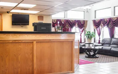 Photo 4 - Econo Lodge Kansas City Downtown North