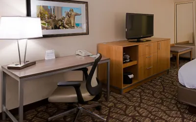 Photo 3 - Holiday Inn & Suites Warren by IHG