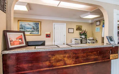 Photo 5 - Econo Lodge Richmond Hill
