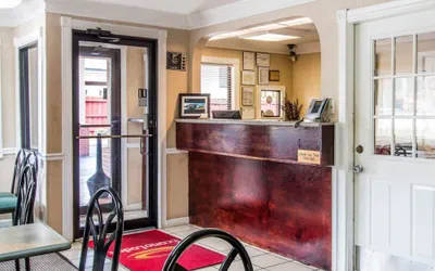 Photo 4 - Econo Lodge Richmond Hill