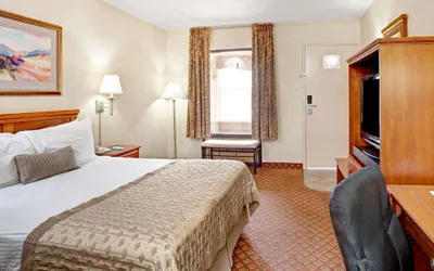 Photo 5 - Ramada by Wyndham West Memphis