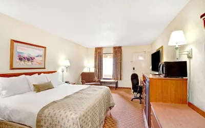 Photo 4 - Ramada by Wyndham West Memphis