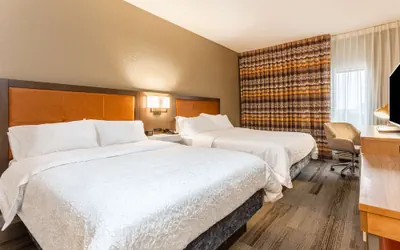 Photo 4 - Hampton Inn - Cedar Rapids