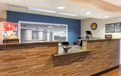 Photo 3 - Hampton Inn - Cedar Rapids