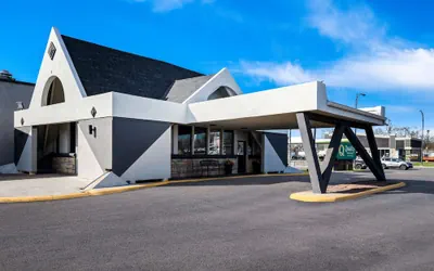 Photo 2 - Quality Inn & Suites Council Bluffs - Omaha East