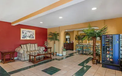 Photo 3 - Econo Lodge Union City - Atlanta South