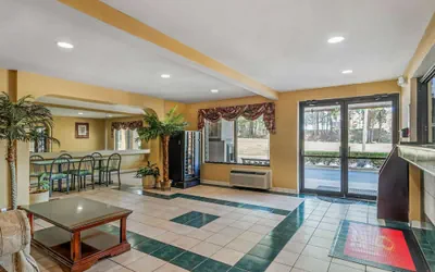 Photo 5 - Econo Lodge Union City - Atlanta South