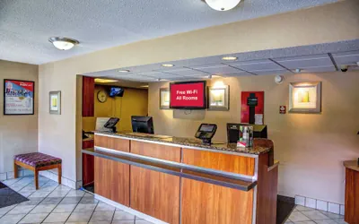 Photo 3 - Red Roof Inn Pensacola – I-10 at Davis Highway