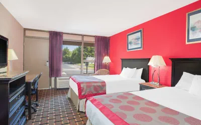 Photo 2 - Ramada Hotel & Conference Center by Wyndham Edgewood