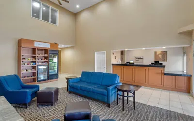 Photo 4 - Comfort Suites Normal University area