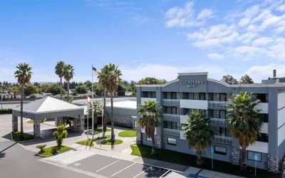 Photo 2 - Courtyard by Marriott Fairfield Napa Valley Area
