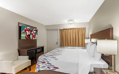 Photo 5 - Red Roof Inn Milwaukee – Airport/Oak Creek