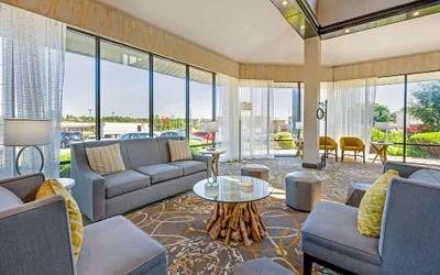 Photo 5 - Best Western Ashbury Inn