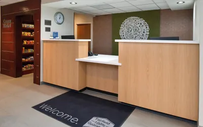 Photo 3 - Fairfield Inn & Suites by Marriott Arlington Six Flags