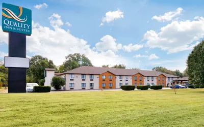 Photo 2 - Quality Inn & Suites Metropolis I-24