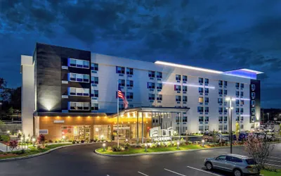 Photo 2 - Aloft by Marriott Framingham