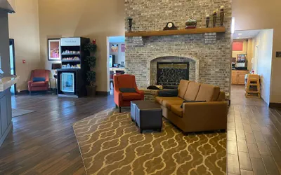 Photo 4 - Comfort Suites Peoria I-74
