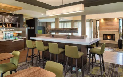 Photo 3 - Courtyard by Marriott Seattle Southcenter
