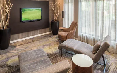 Photo 3 - Courtyard by Marriott Seattle Southcenter