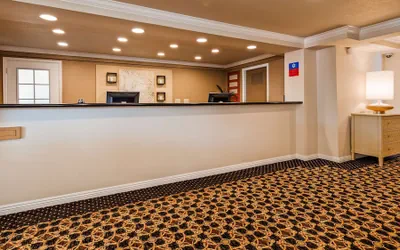 Photo 2 - Lompoc Valley Inn and Suites