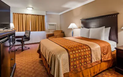 Photo 4 - Lompoc Valley Inn and Suites