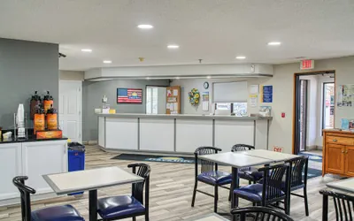 Photo 2 - Days Inn by Wyndham Sturgis