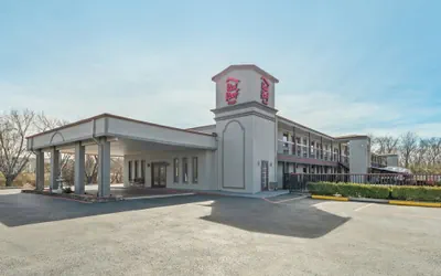 Photo 2 - Red Roof Inn Ardmore
