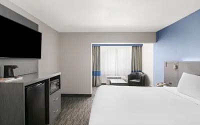 Photo 5 - Travelodge Inn & Suites by Wyndham Anaheim on Disneyland Dr