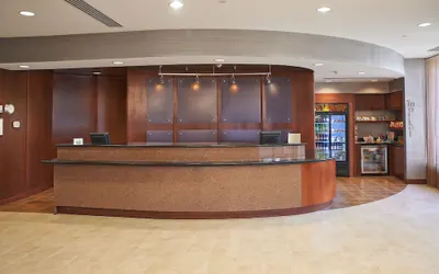 Photo 2 - Courtyard By Marriott Shelton