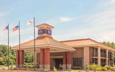 Photo 2 - Baymont by Wyndham Rocky Mount I-95