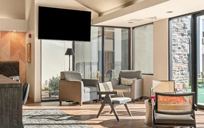 Photo 3 - Best Western Courtview Hotel