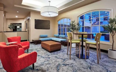 Photo 4 - Hilton Garden Inn Valencia Six Flags