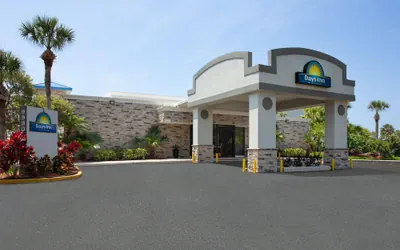 Photo 2 - Days Inn by Wyndham Orlando Conv. Center/International Dr