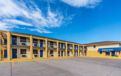 Photo 2 - Days Inn by Wyndham Tucumcari