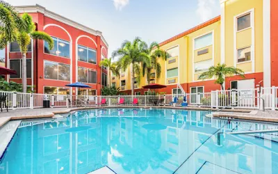 Photo 2 - Holiday Inn Express & Suites Bradenton West by IHG