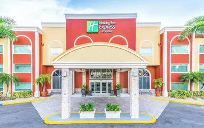 Holiday Inn Express & Suites Bradenton West by IHG