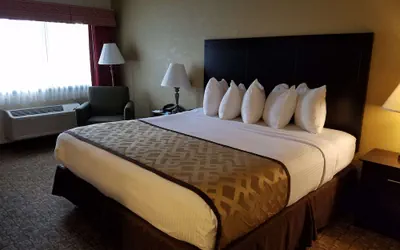 Photo 2 - Best Western Crossroads Inn