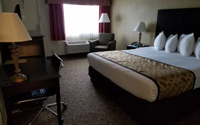 Photo 5 - Best Western Crossroads Inn