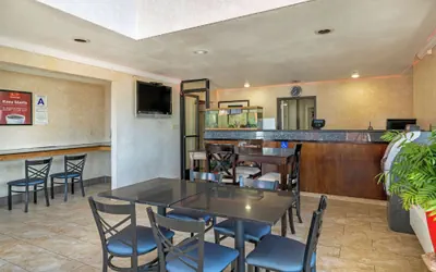 Photo 4 - Econo Lodge Moreno Valley
