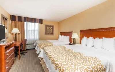 Photo 5 - Days Inn by Wyndham Windsor Locks / Bradley Intl Airport