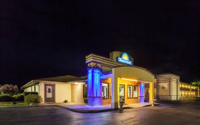 Photo 2 - Days Inn by Wyndham El Reno