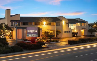 Photo 2 - Bay Breeze Inn