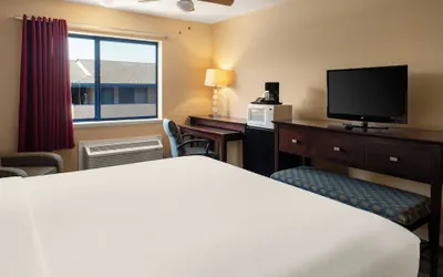 Photo 5 - Bay Breeze Inn