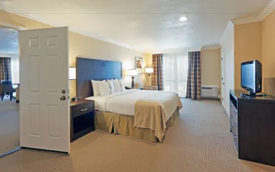 Photo 4 - Holiday Inn Hotel & Suites San Mateo-San Francisco SFO by IHG