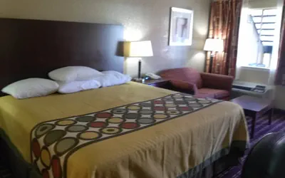 Photo 3 - Super 8 by Wyndham Kerrville TX