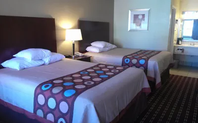 Photo 4 - Super 8 by Wyndham Kerrville TX