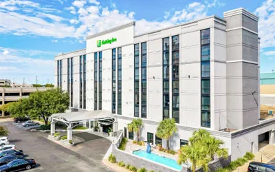 Photo 2 - Holiday Inn Alexandria - Downtown by IHG